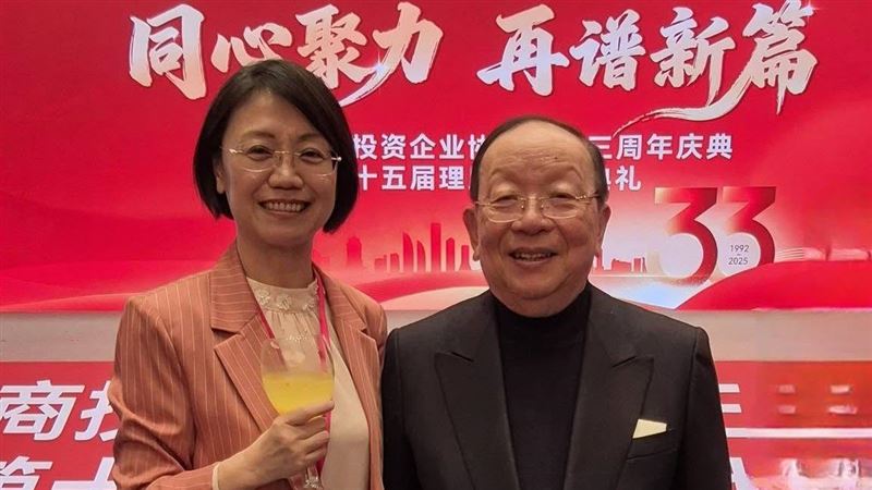 翁曉玲自揭赴中國做這事:自費、私人行程