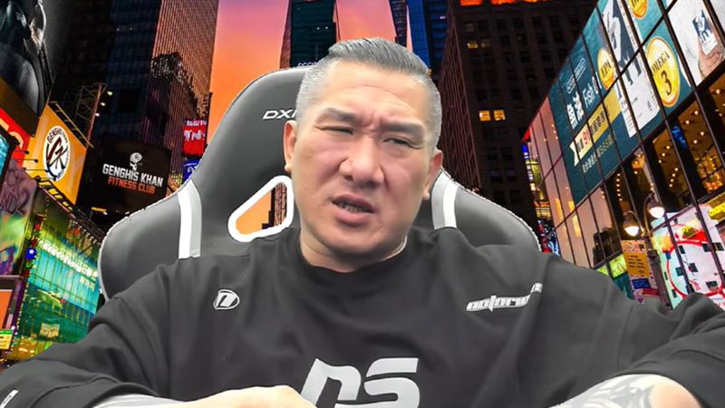 館長痛心直播。（圖／翻攝自YT @館長惡名昭彰）