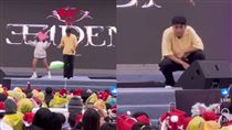 見學生衝上台跳舞　本土歌手蹲地臭臉挨轟