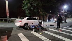 台61線,高架橋下,死亡車禍,轎車,左轉,擊落,直行機車,22歲男騎士,噴飛（圖／翻攝畫面）