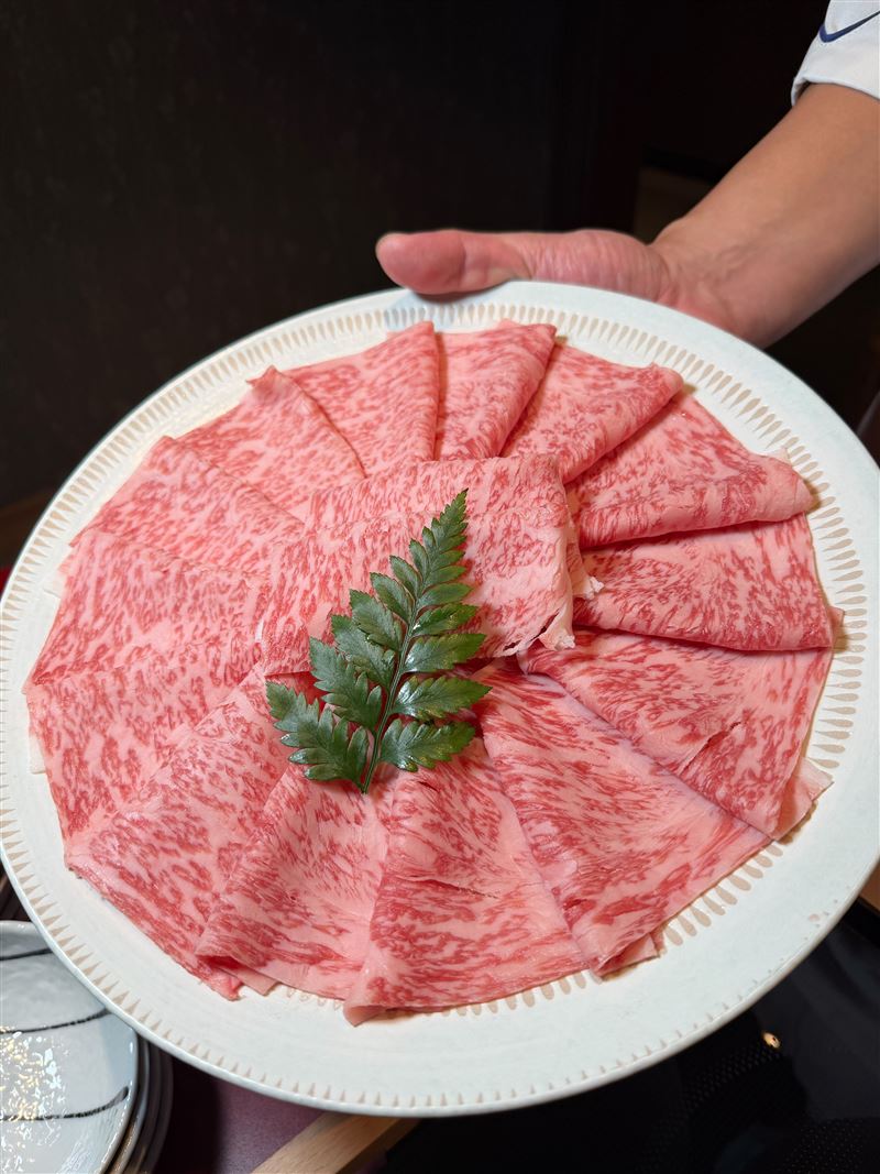 除日本和牛外，亦可加價升級A5等級仙台和牛。（圖／飯店旅宿業者提供）