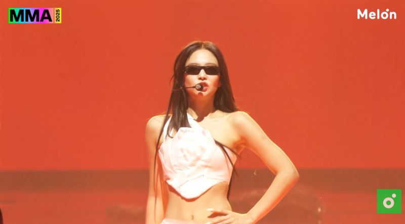 Jennie在MMA頒獎典禮上抱回三項大獎。（圖／翻攝自멜론 Melon YT）