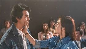 劉品言（右）嗆連晨翔（左）告白又裝沒事，簡直是渣男。（圖／TVBS提供）