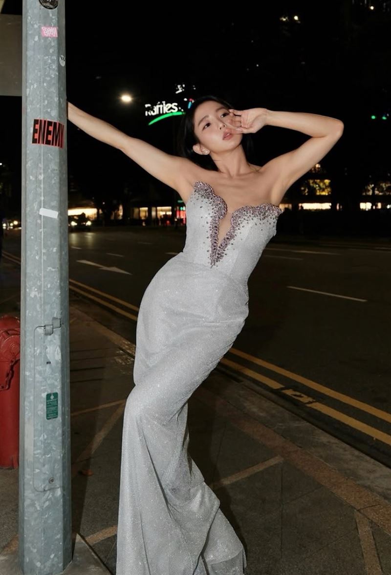 郭書瑤快閃新加坡，擔任首屆金獅大賞頒獎嘉賓。（圖／混血兒娛樂提供）