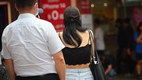 政院通過性平三法草案  權勢性騷加重處分（1）MeToo浪潮5月起在台灣湧現，行政院會13日通過性騷擾防治法修正草案、性別平等教育法修正草案，及原為性別工作平等法的性別平等工作法部分條文修正草案，針對權勢性騷擾加重處分，最重可罰新台幣100萬元、處3年徒刑。圖為示意圖。中央社記者王騰毅攝  112年7月13日