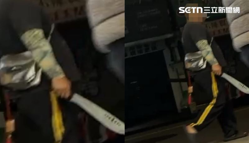 民眾目擊有男子持大刀在士林夜市閒晃。（圖／翻攝自Threads @hxuxxzi）