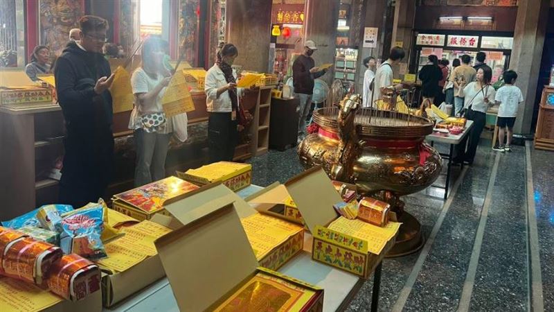 「冬至+天赦日」 北斗奠安宮湧千人求財
