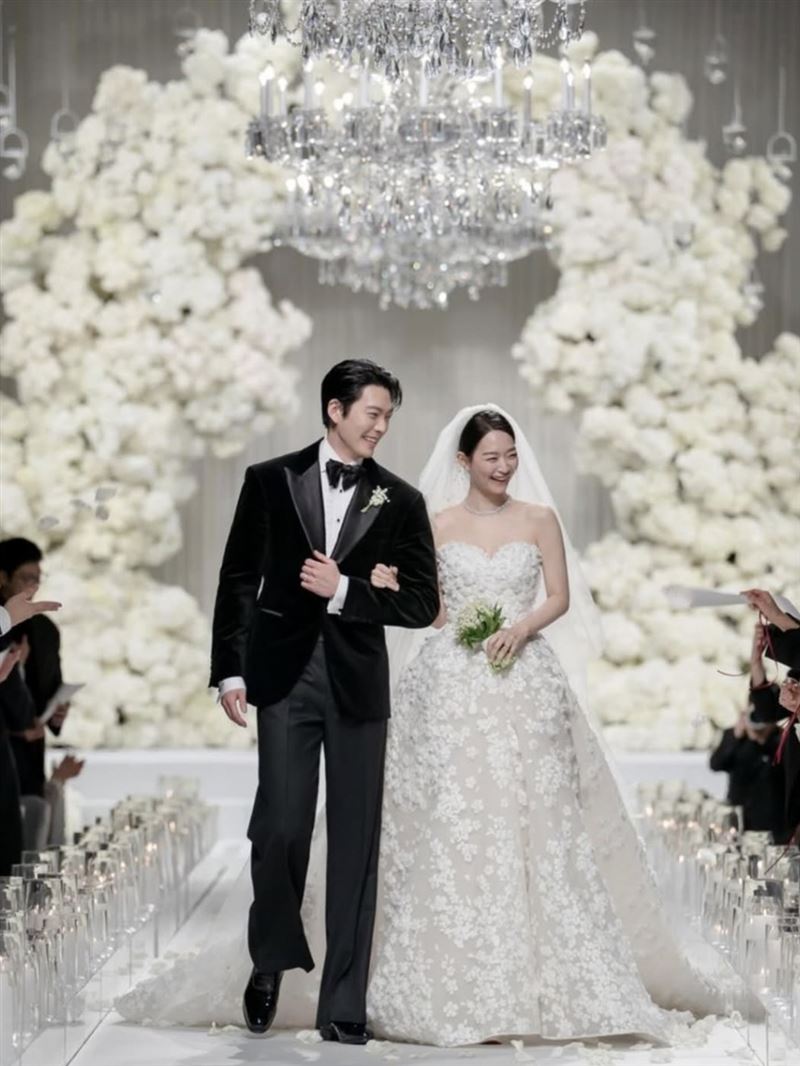 金宇彬、申敏兒婚禮現場照片曝光。（圖／翻攝自IG @soyoobridal_official）