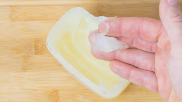 凡士林除了保濕以外，還有很多妙用。（圖／翻攝自pexels）