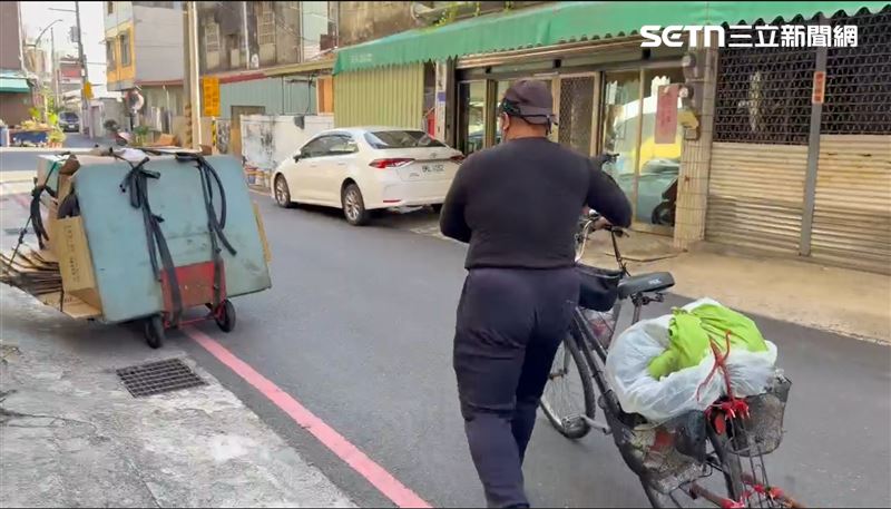 台南忍者哥現身，自己從18歲就開始cosplay，夏天扮藍波、冬天扮忍者。（圖／翻攝畫面）