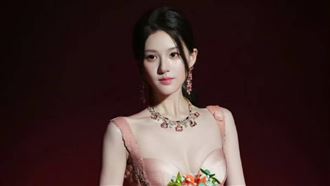 瘋傳趙露思典禮服裝遭潑墨　本人鬆口認了