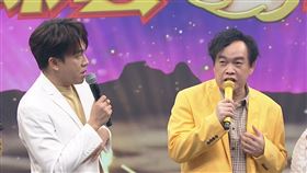 康康(左)聊到藝人閃兵話題。(圖／中視提供)