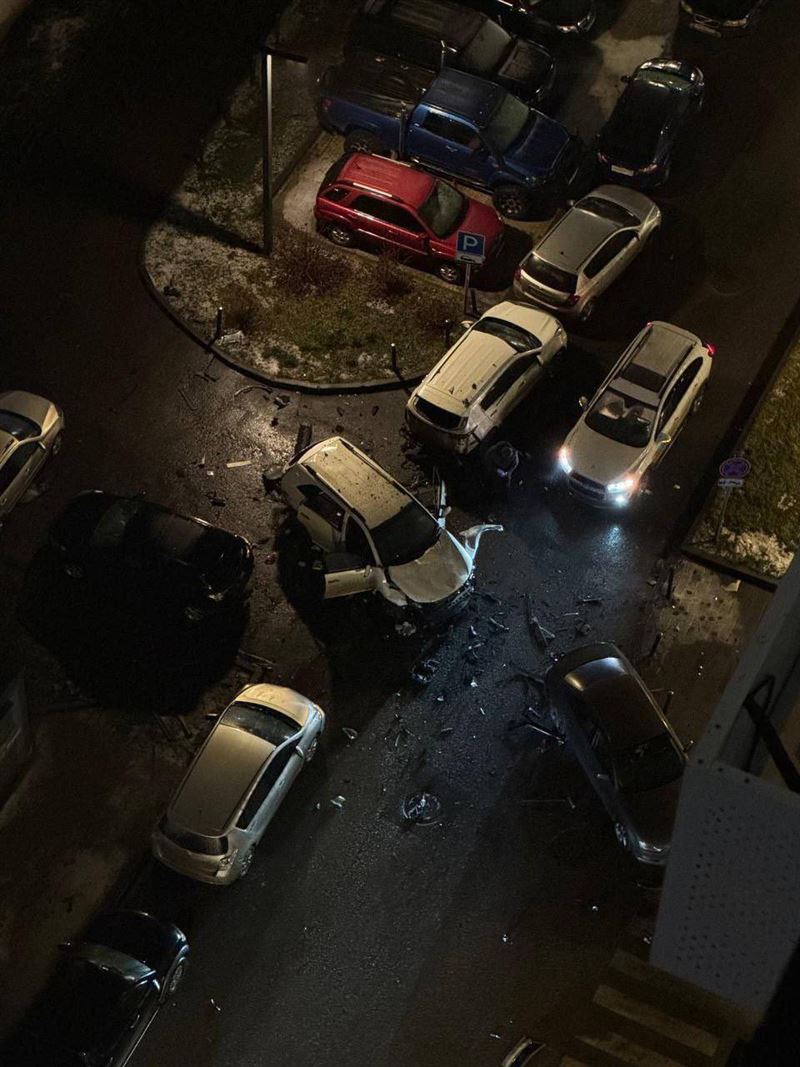 爆炸發生後的現場。（圖／翻攝自X平台 @IAPonomarenko）