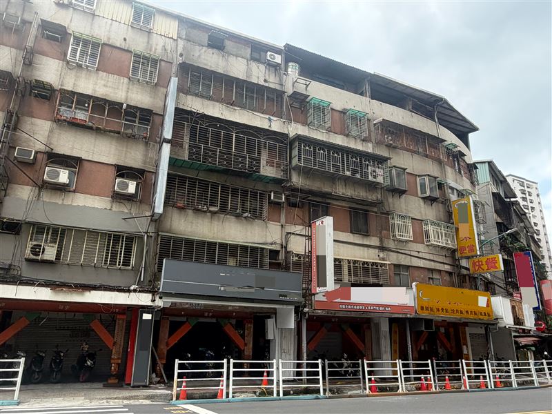 推動震損社區重建加速消弭危險建築，新北危險建築物580專案計畫招商成功首案「土城清水案」簽約。（圖／新北市政府提供）