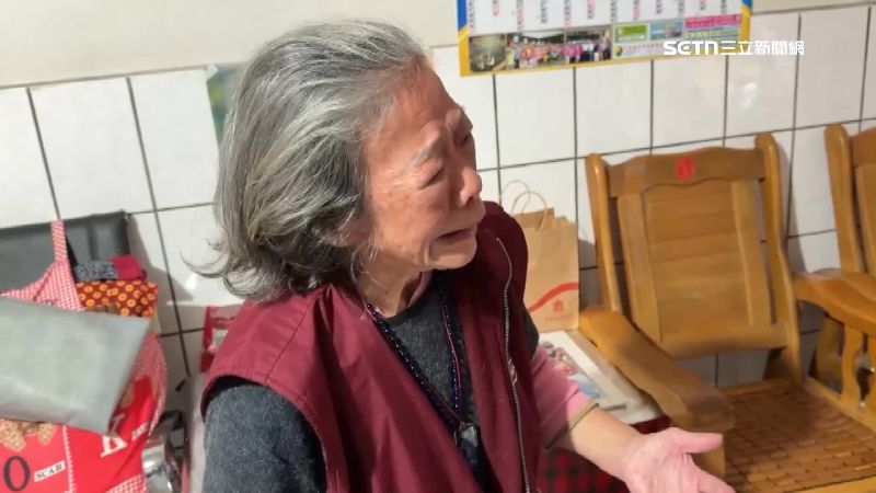 8旬老母親難掩悲痛，但強調以余家昶為榮