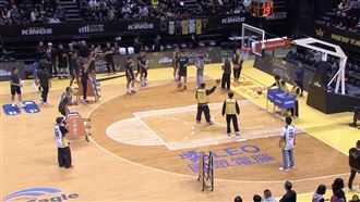 中場遊戲超時妨礙雲豹熱身　國王遭罰5000