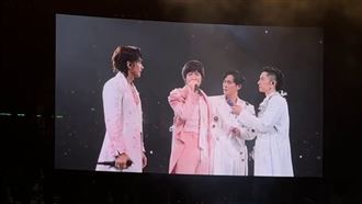 五月天阿信跌落傷勢曝！頭撞舞台燈手流血