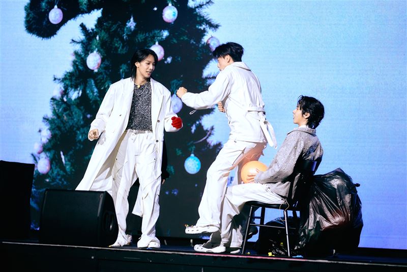 Ozone精心設計演出與遊戲環節。（圖／索尼音樂提供）