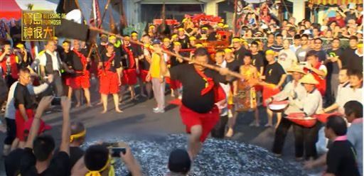 宜蘭二結王公過火盛大登場。（圖／寶島神很大）