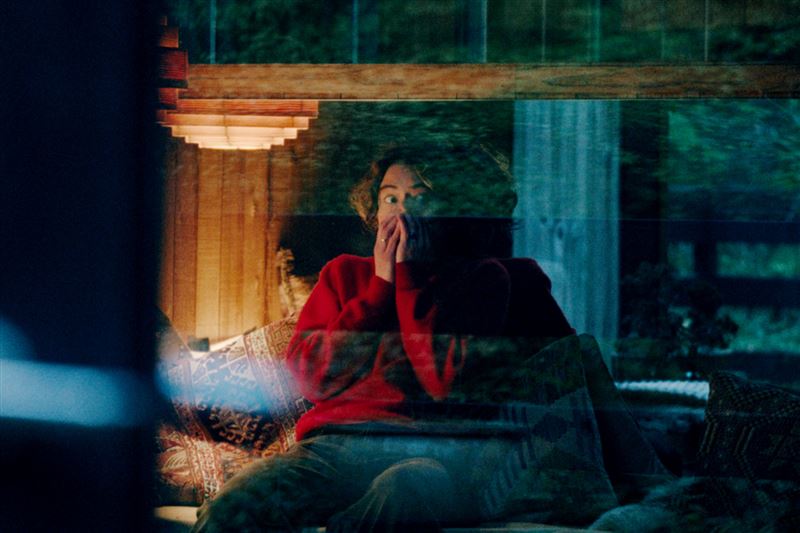 《顫懼》由塔緹安娜瑪斯蘭尼（左）與羅希夫蘇德蘭（右）領銜主演。（圖／采昌國際多媒體 提供）