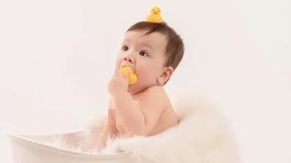 替孩錄「裸身洗澡片」當紀念！她警告1句