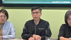 鍾佳濱回應中選會委員提名名單恐引發綠營部分支持者的不滿。（圖／記者詹宜庭攝影）