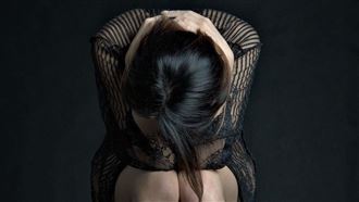 她遭拍臀淚離職　惡老闆嗆：測試聽不聽話