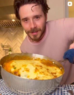 長子布魯克林近日在社群平台上封鎖父母與所有手足。（圖／翻攝自brooklynpeltzbeckham IG）