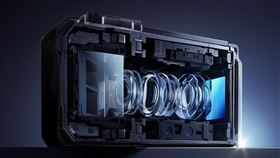 雷軍發文預熱小米17 Ultra，該機配備全新的徠卡2億像素光學變焦，支援75mm-100mm全2億像素光學直出。（圖／翻攝自微博）