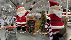 好市多陸續換上聖誕節裝飾，網友分享，賣場成為親子家庭的「快樂製造機」。（圖／臉書社團「Costco好市多 商品經驗老實說」）