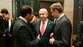 以色列總理納坦雅胡與希臘、賽普勒斯兩國領導人於22日舉行峰會。會後納坦雅胡警告伊朗，如敢輕舉妄動，將招致「嚴厲回應」。（圖／翻攝自X平台 @netanyahu）