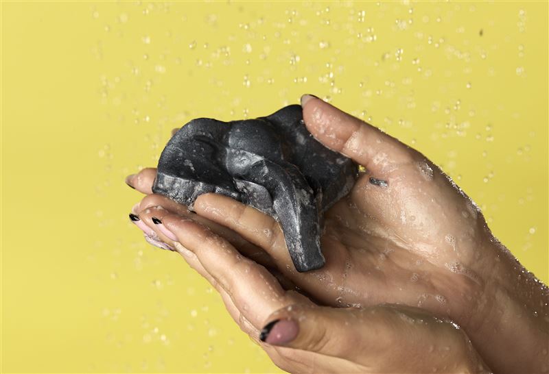 LUSH推出「守護大象沐浴果凍」資助喀麥隆野生動物廊道計畫。（圖／品牌業者提供）