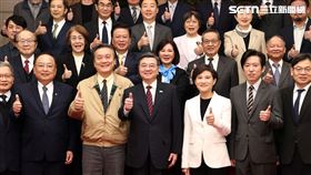 行政院長卓榮泰今（23）日主持行政院經濟發展委員會第2次顧問會議前受訪。（圖／記者盧素梅攝影）