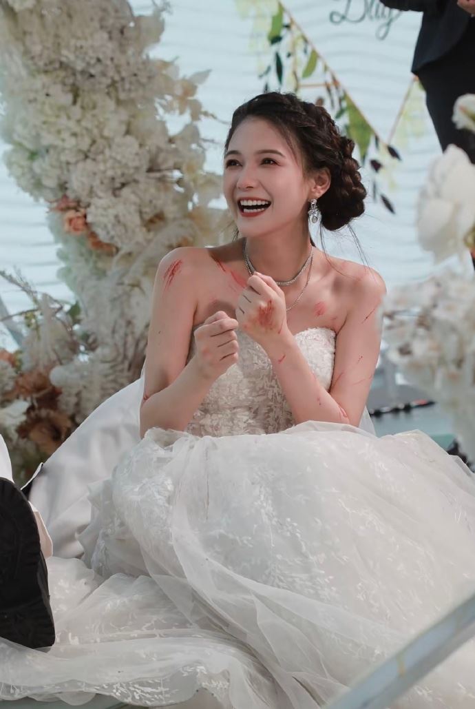 「短劇女神」左一形象崩塌，錄音外洩驚傳毆打助理，還登上微博熱搜。（圖／翻攝自微博）