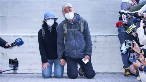 張文父母下跪！媒體人嘆：爛攤子甩給爸媽