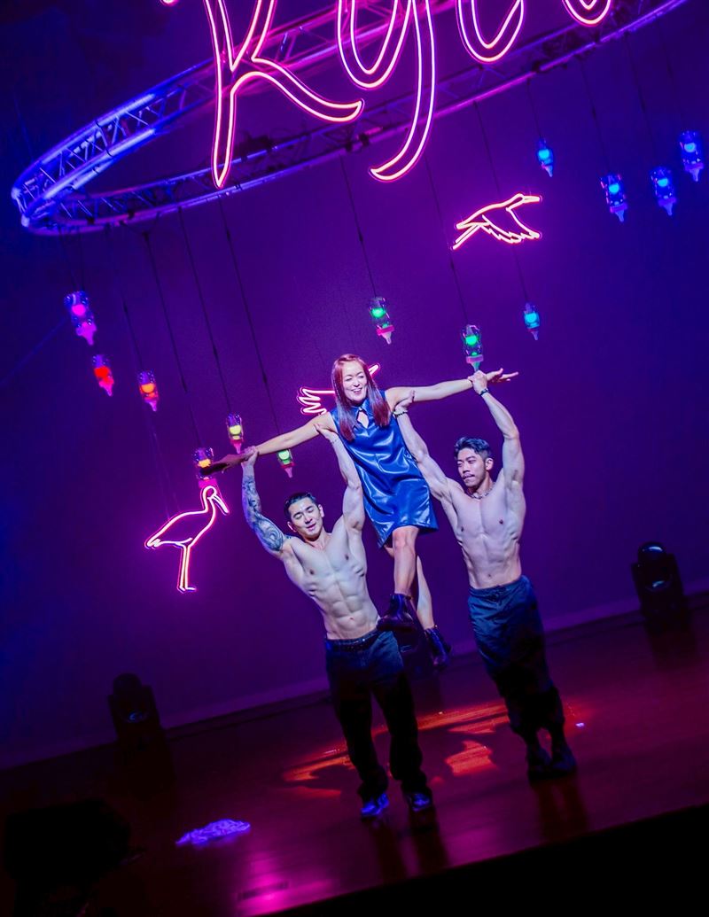 凱莉脫口秀專場《壞媽媽 Bad Mom》日前在高雄演出引起熱烈迴響。（圖／卡米地喜劇俱樂部提供）