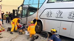 安順國小,安南醫院,台南,車禍,遊覽車（圖／翻攝畫面）