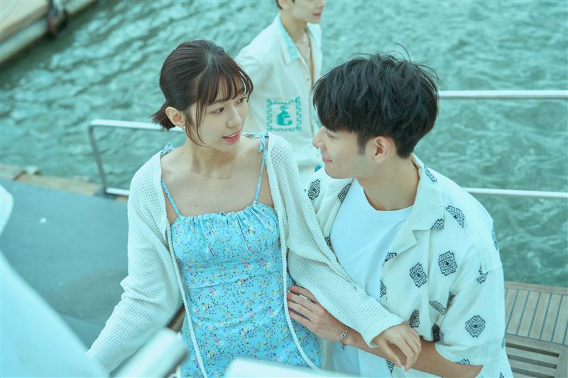 電影版聚焦青春曖昧三角戀 于常祐飾暖男「小蟹」展開溫柔追求讓網友直呼「太難抉擇」。（圖／原創娛樂 提供）