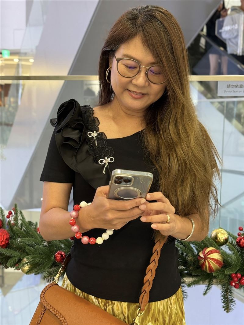 陳安儀曝查出青光眼。（圖／翻攝自陳安儀的窩心團臉書）