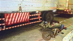 台中,聯結車,撞,騎士,環中路（圖／翻攝畫面）