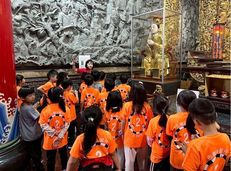 紙塑媽祖。（圖／翻攝自岡山壽天宮粉絲專頁）