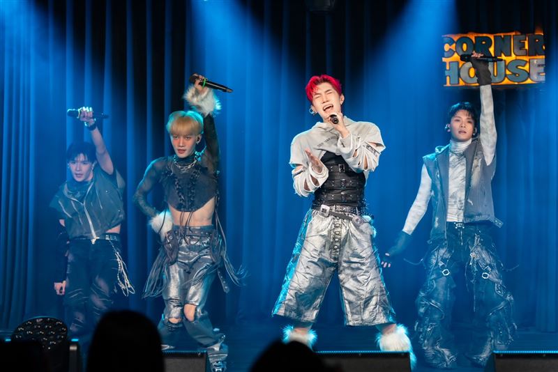 VERA賣力表演26首曲目,大展歌喉及舞蹈堅強實力。(圖/So-net提供)