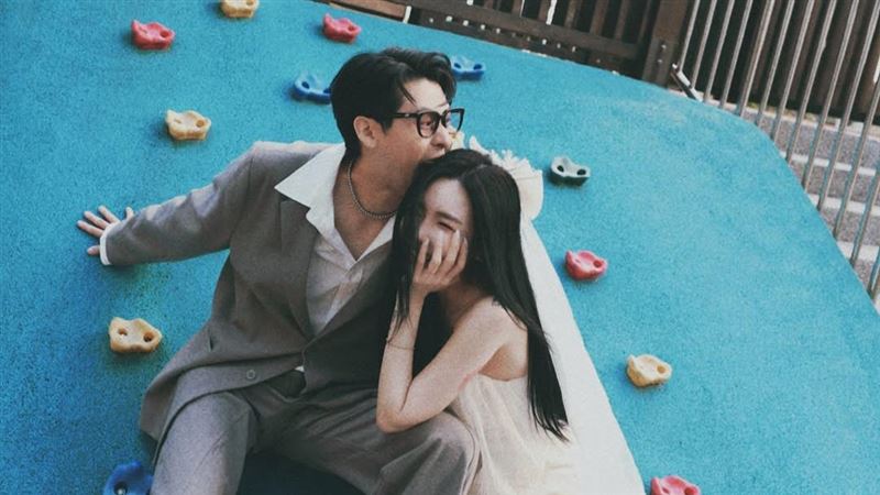 李玉璽（左）與許允樂（右）於本月17日公開喜訊。（圖／翻攝自許允樂IG）