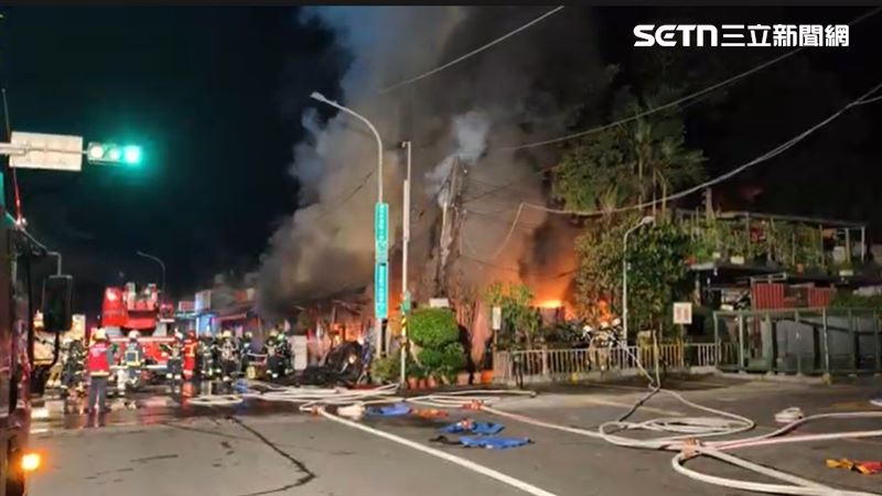 台北市大安區和平東路三段,某中古家電維修廠發生火警。(圖/翻攝畫面)