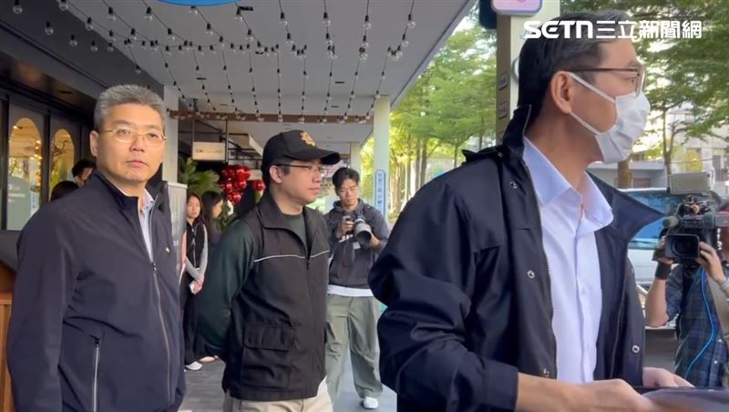 警方於今（24日）上午，回誠品南西店重建現場，尋找全案相關跡證。（圖／翻攝畫面）