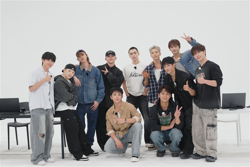 今年正逢SEVENTEEN出道10週年。（圖／翻攝自X平台 @pledis_17）