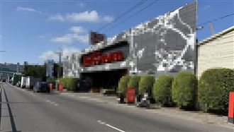 新／男女倒臥摩鐵　頸有勒痕命危送醫搶救