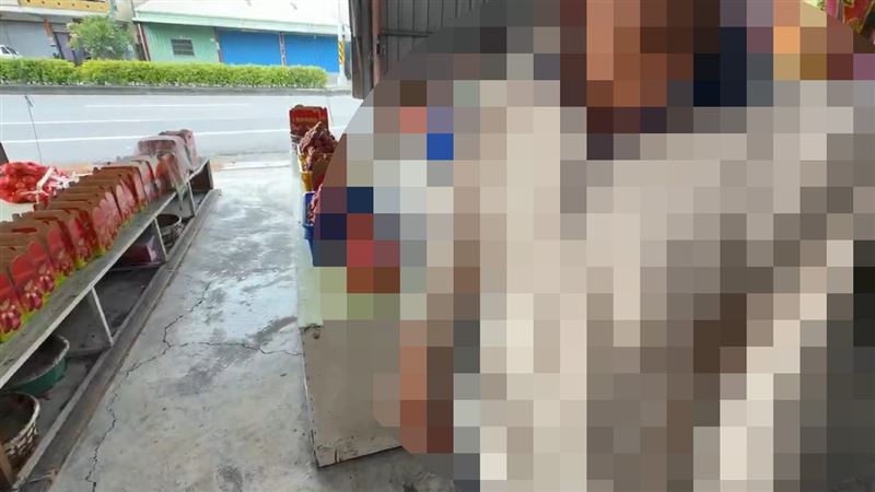 蘇姓老闆受訪時喊冤，指出一定是客人有什麼動作才會導致失控，又說自己在當地已經營業3、40年，一直都是做口碑的。（圖／翻攝畫面）