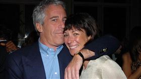 艾普斯坦案目前僅艾普斯坦本人，以及其前女友、名媛麥斯威爾被起訴。（圖／翻攝自X平台 @PopBase）