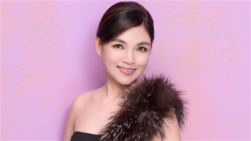 美魔女歌手遭女粉絲騷擾！瘋狂打私人電話